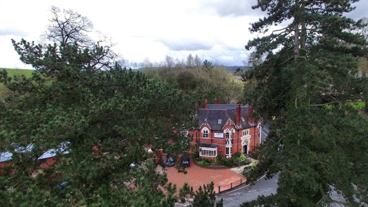 The Old Hunting Lodge At The Talbot Inn Tenbury Εξωτερικό φωτογραφία